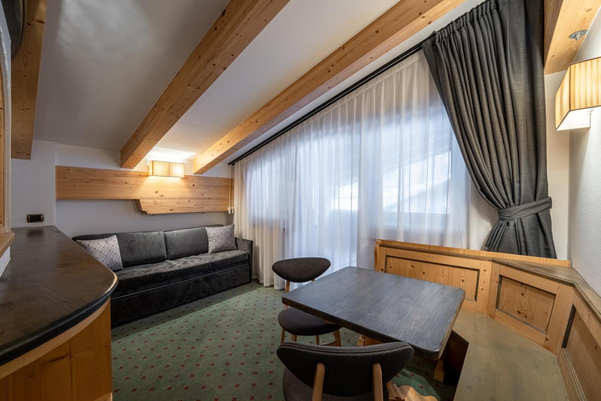 Croce Bianca Leisure & Spa Hotel Canazei Exterior photo